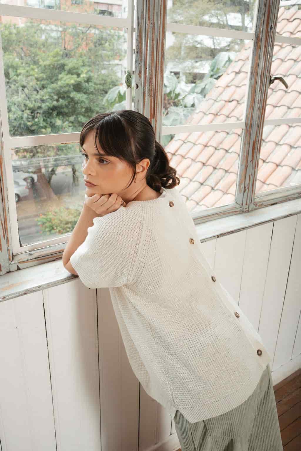Saco manga corta cardigan perlado crudo - miniatura 5