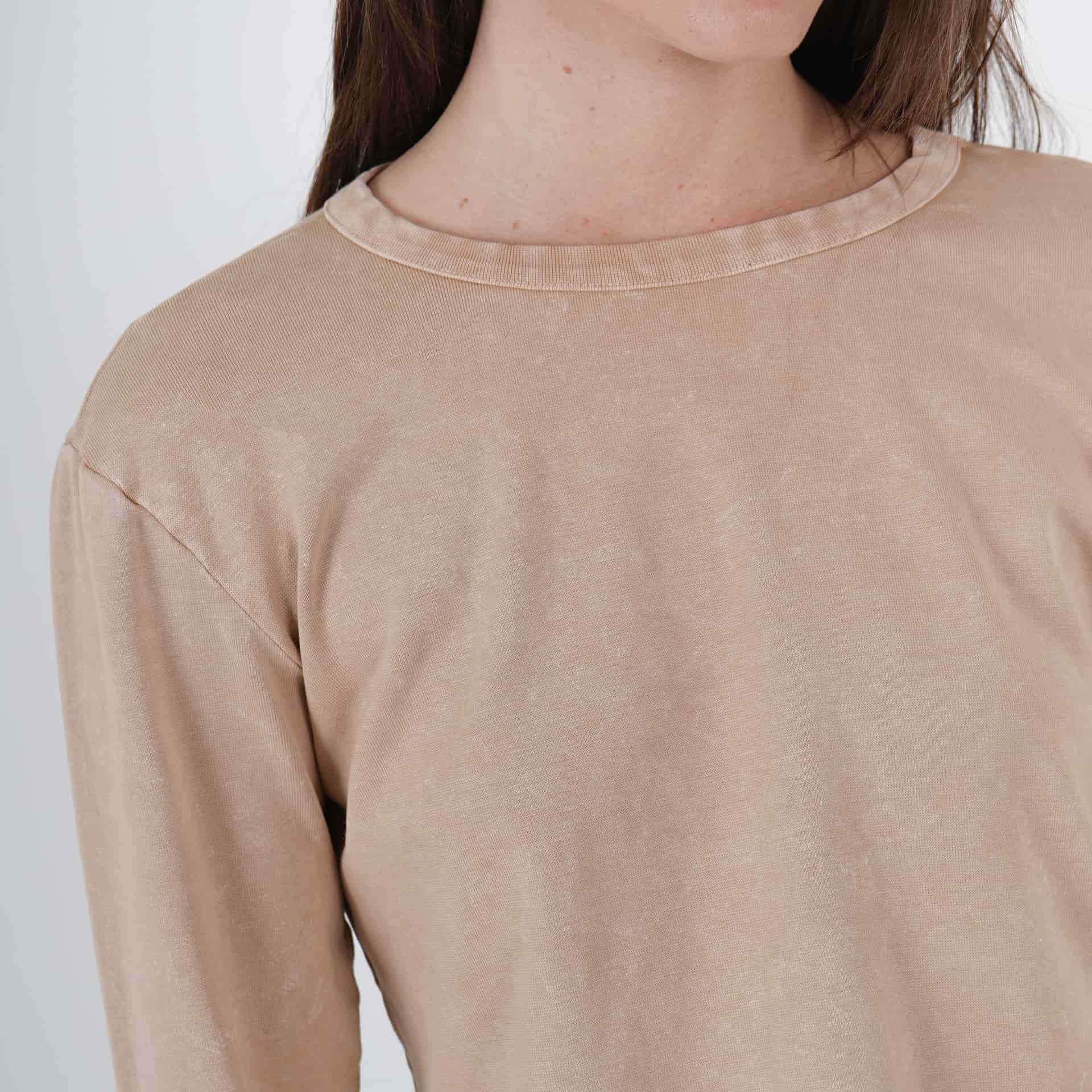 Camiseta crop cuello redondo manga larga y pinzas - miniatura 2