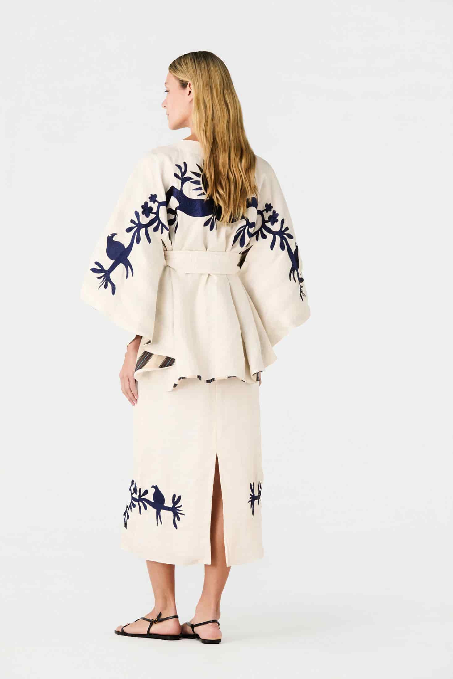 Cavalo Embroidered Linen Poncho / Ivory and Navy - miniatura 2