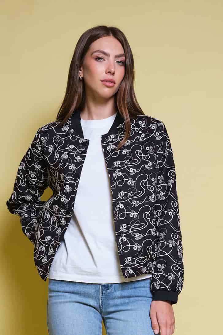 CHAQUETA BOMBER NEGRA CINTAS ALL OVER - miniatura 5