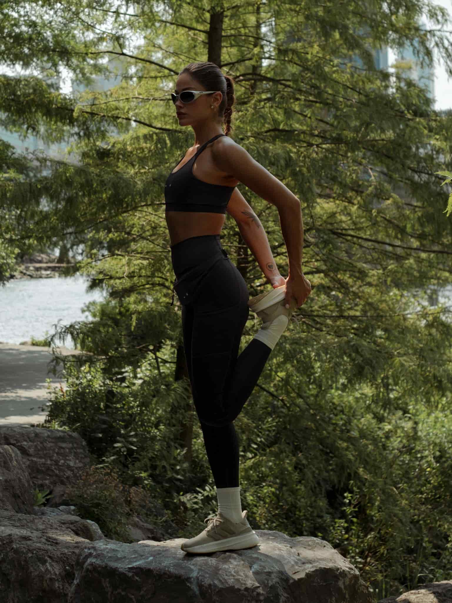 HIKING CROP TOP - BLACK - miniatura 4