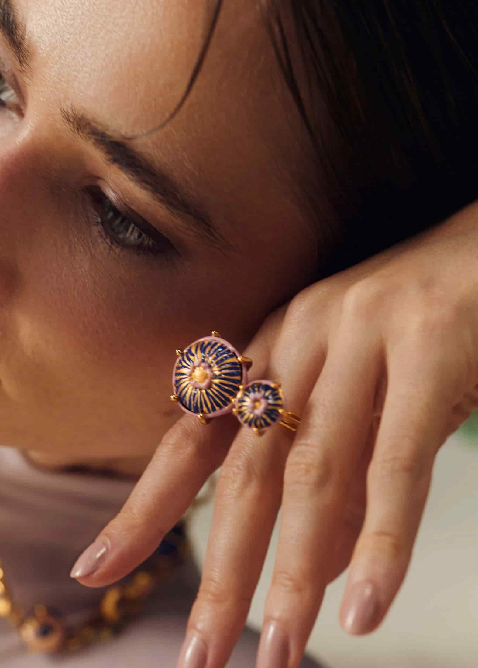 Anillo sombrerito mini azul rosa - miniatura 2