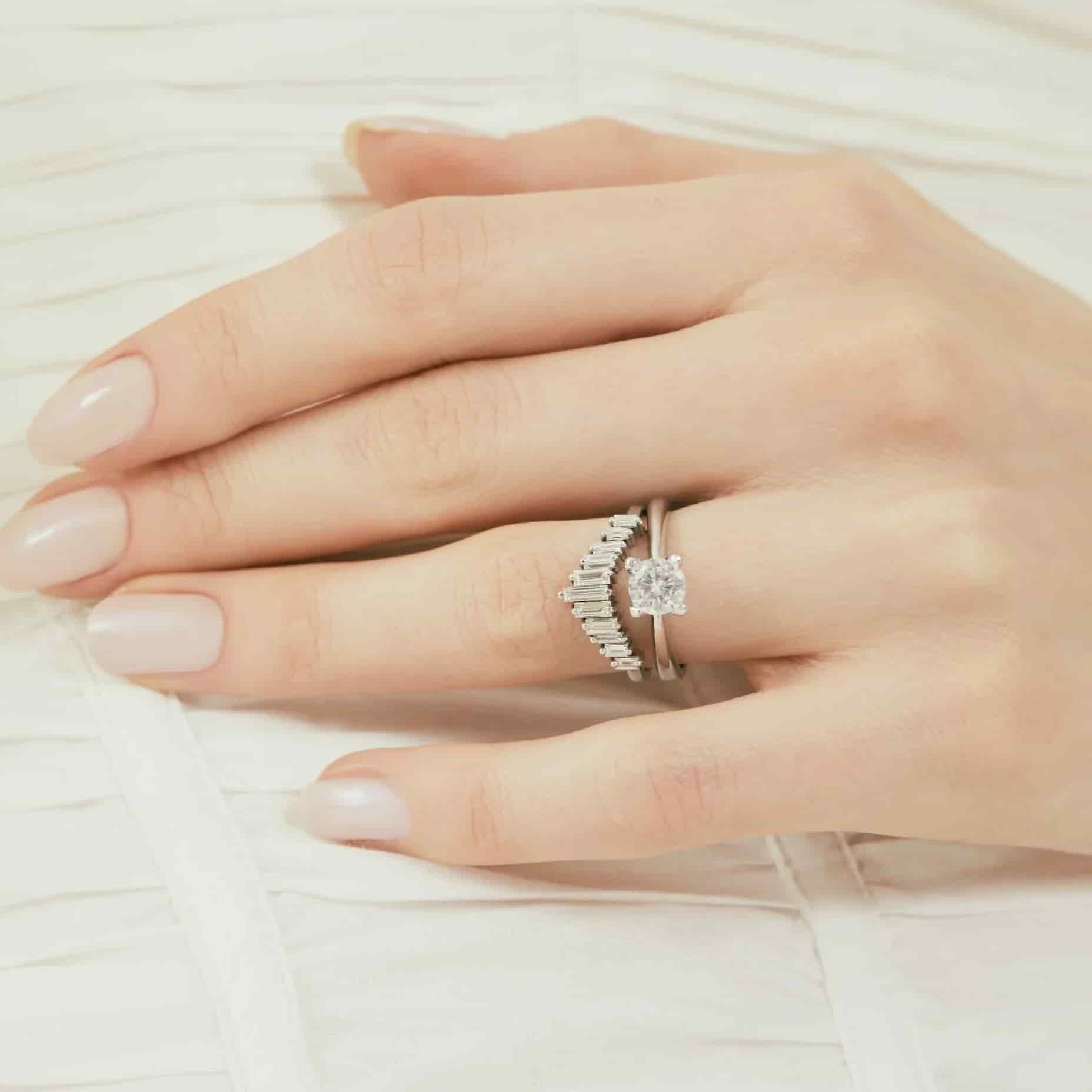 Anillo Cuatro uñas engagement ring - miniatura 8