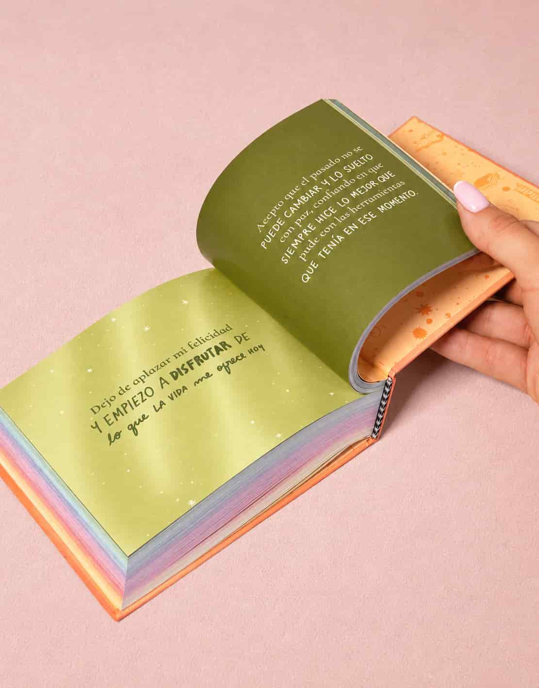 LIBRO UN DÍA A LA VEZ  [365 afirmaciones para hablarte un poquito mejor] - miniatura 4