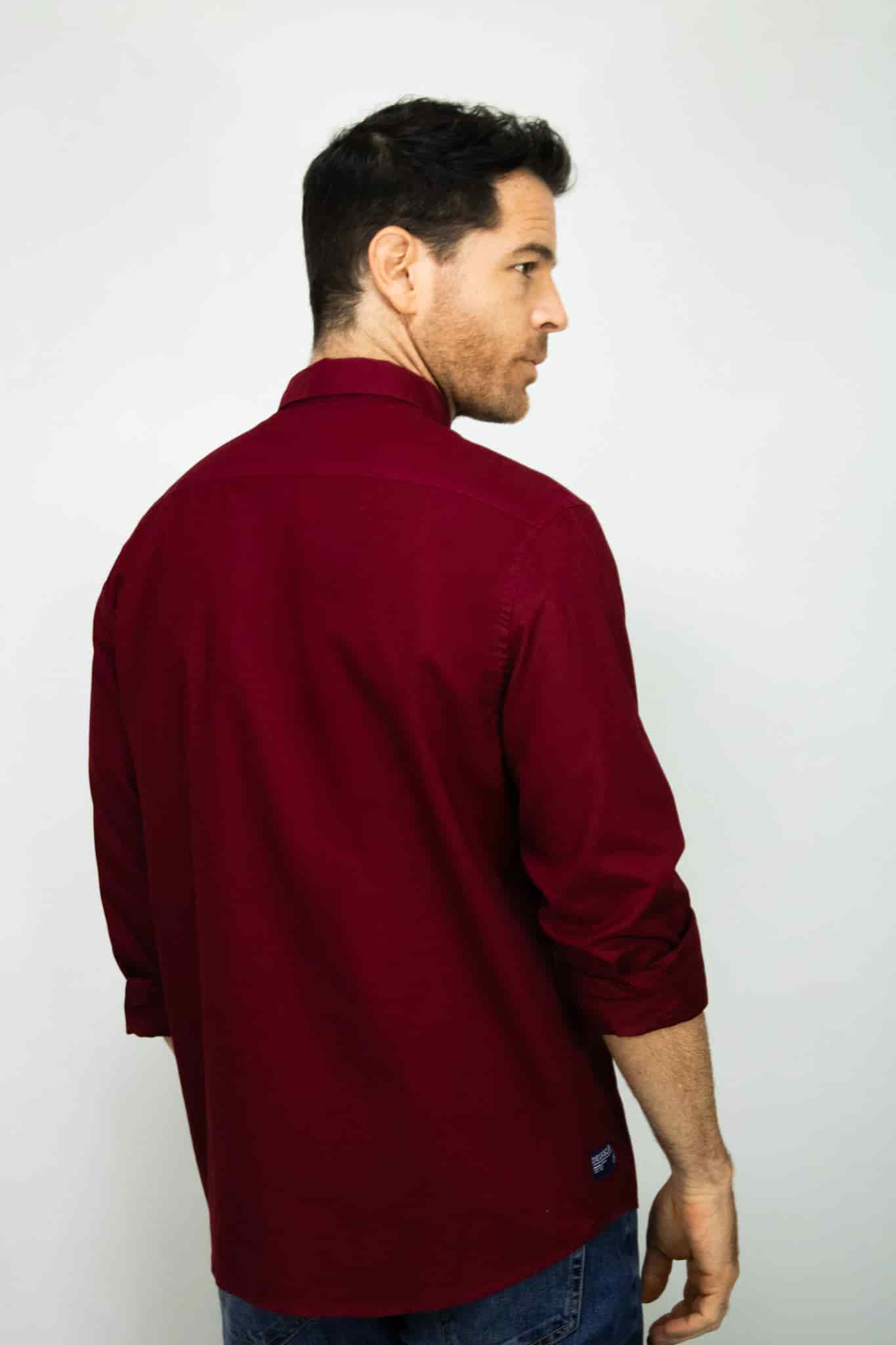 Camisa Oxford Manga Larga Vinotinto para Hombre - miniatura 3