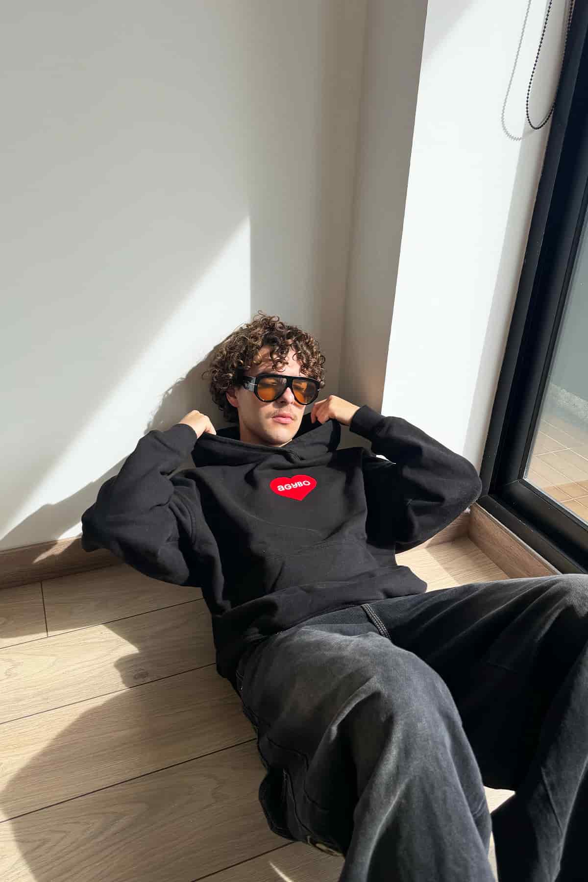ICONIC Hoodie Black - miniatura 3