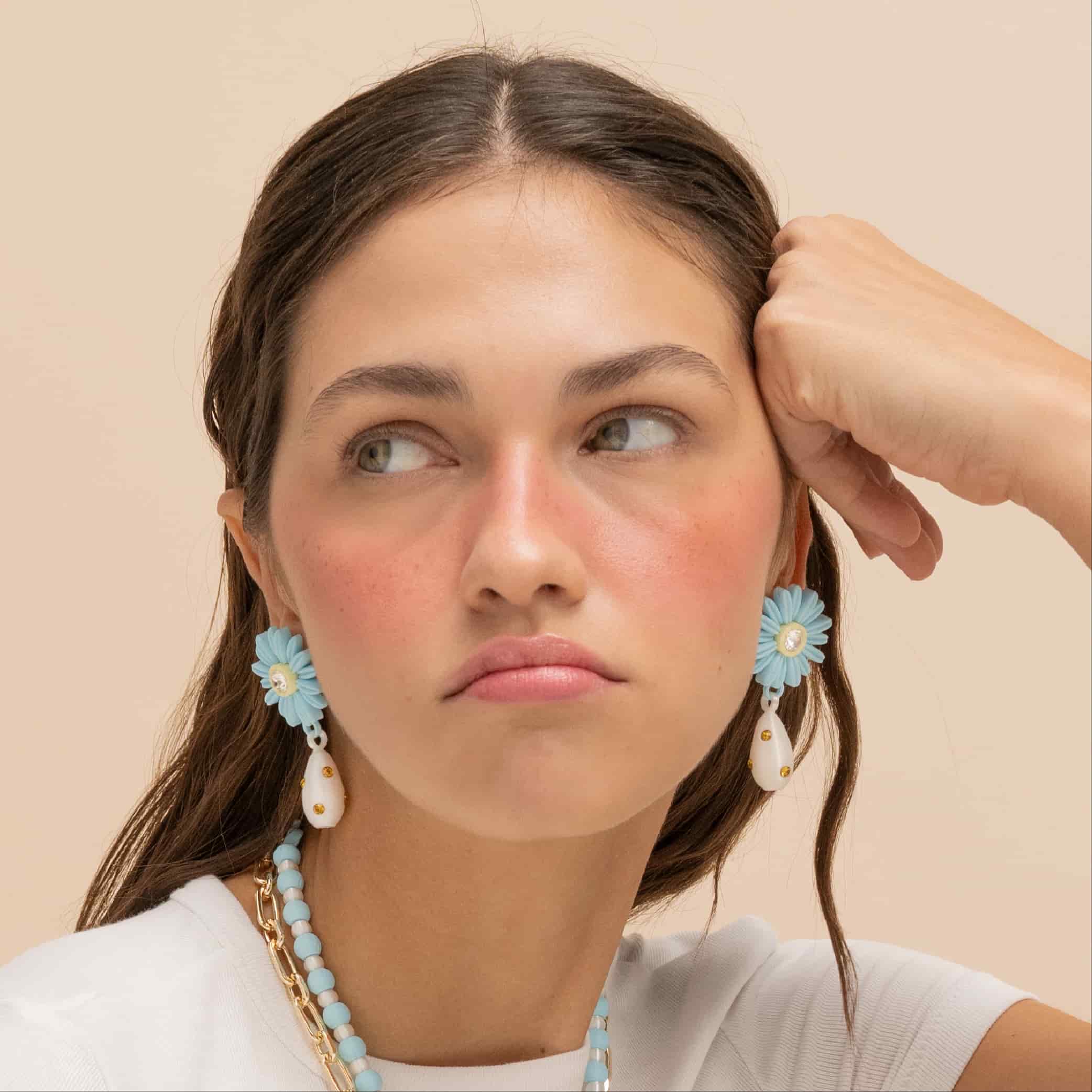 ARETES DE MARGARITA CON DIJE DE PERLA - miniatura 2