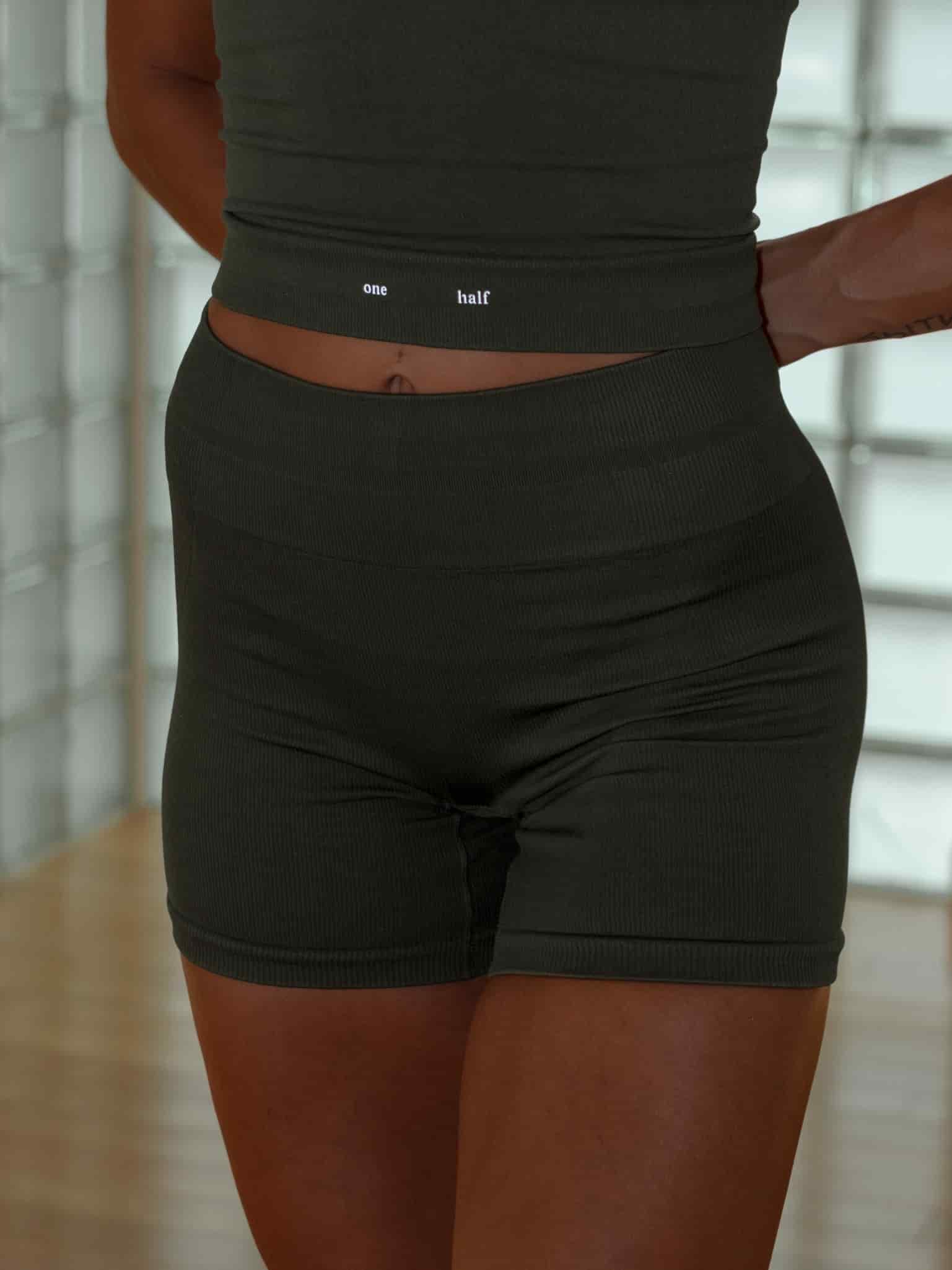 FORM SEAMLESS SHORT - PESTO - miniatura 1
