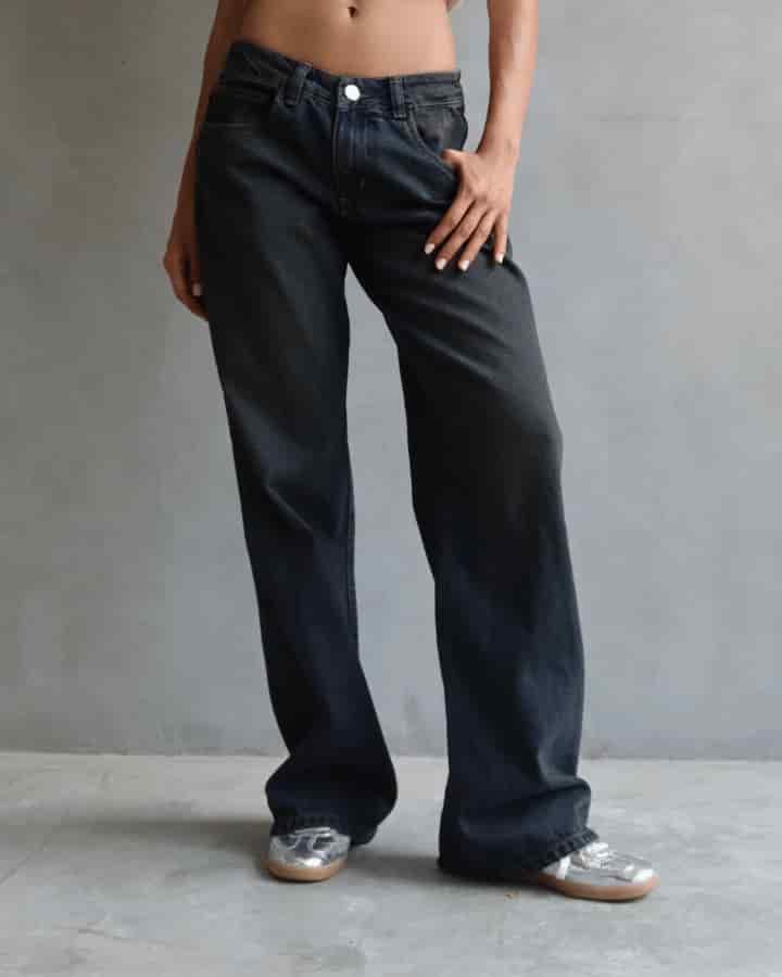JEAN LOW WIDE FIT TIRO BAJO ANCHO AZUL DIRTY WASHED - miniatura 1