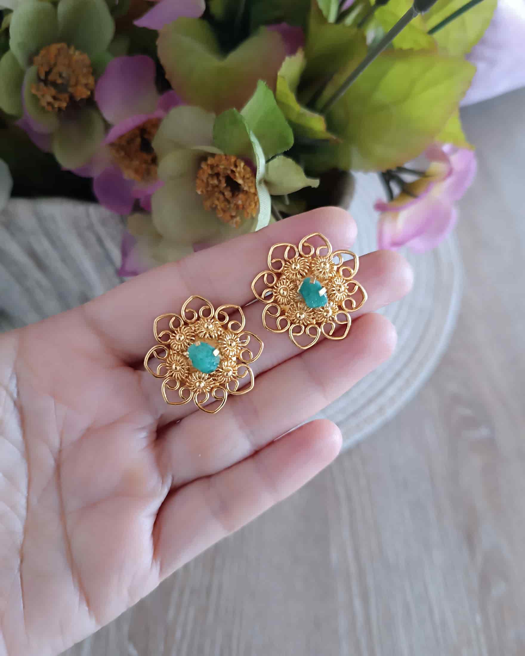 Aretes filigrana con tomatillos y esmeralda - miniatura 3