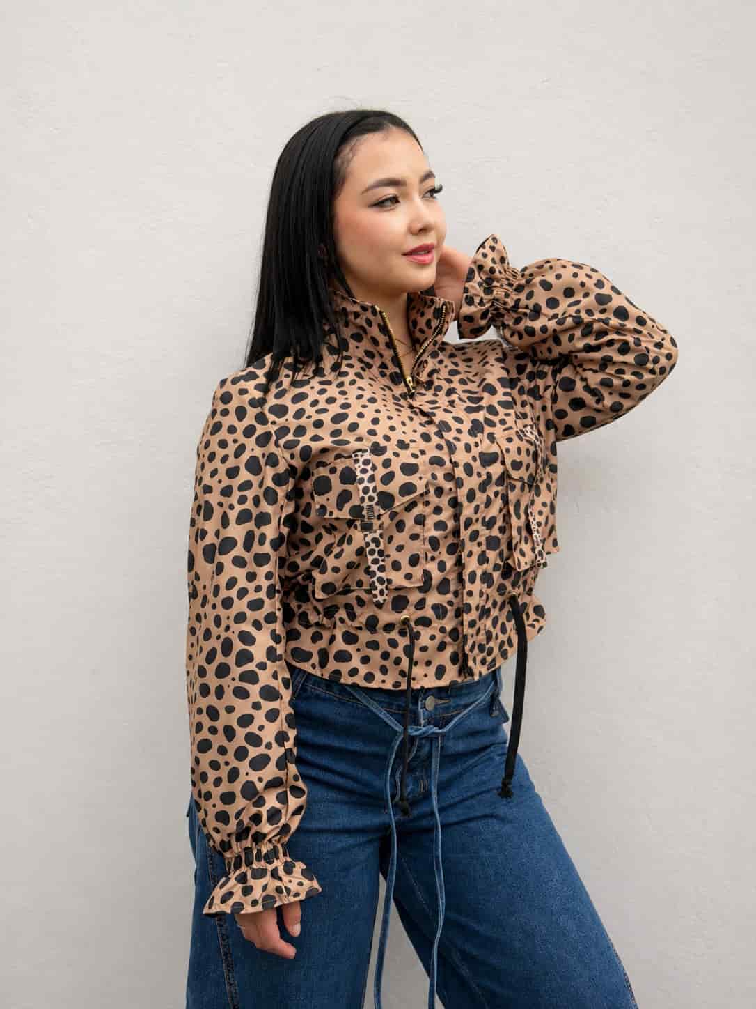 Chaqueta Corta Estampada Animal Print - miniatura 4