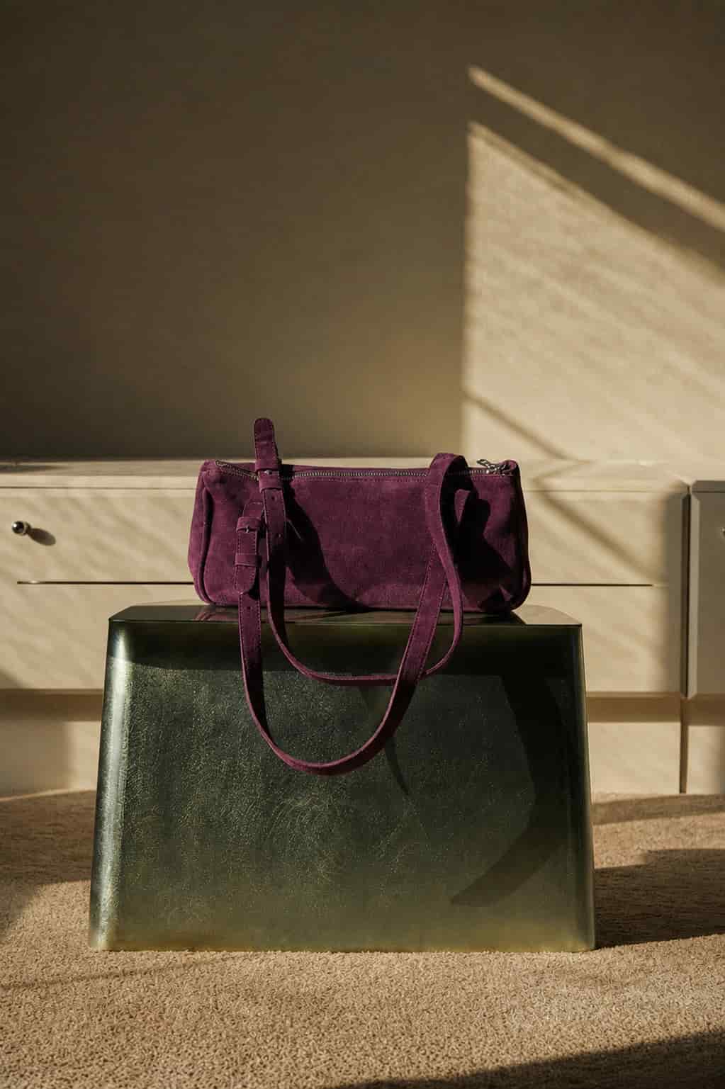 Bolso Totem Bag de cuero gamuza | Morado berenjena - miniatura 1