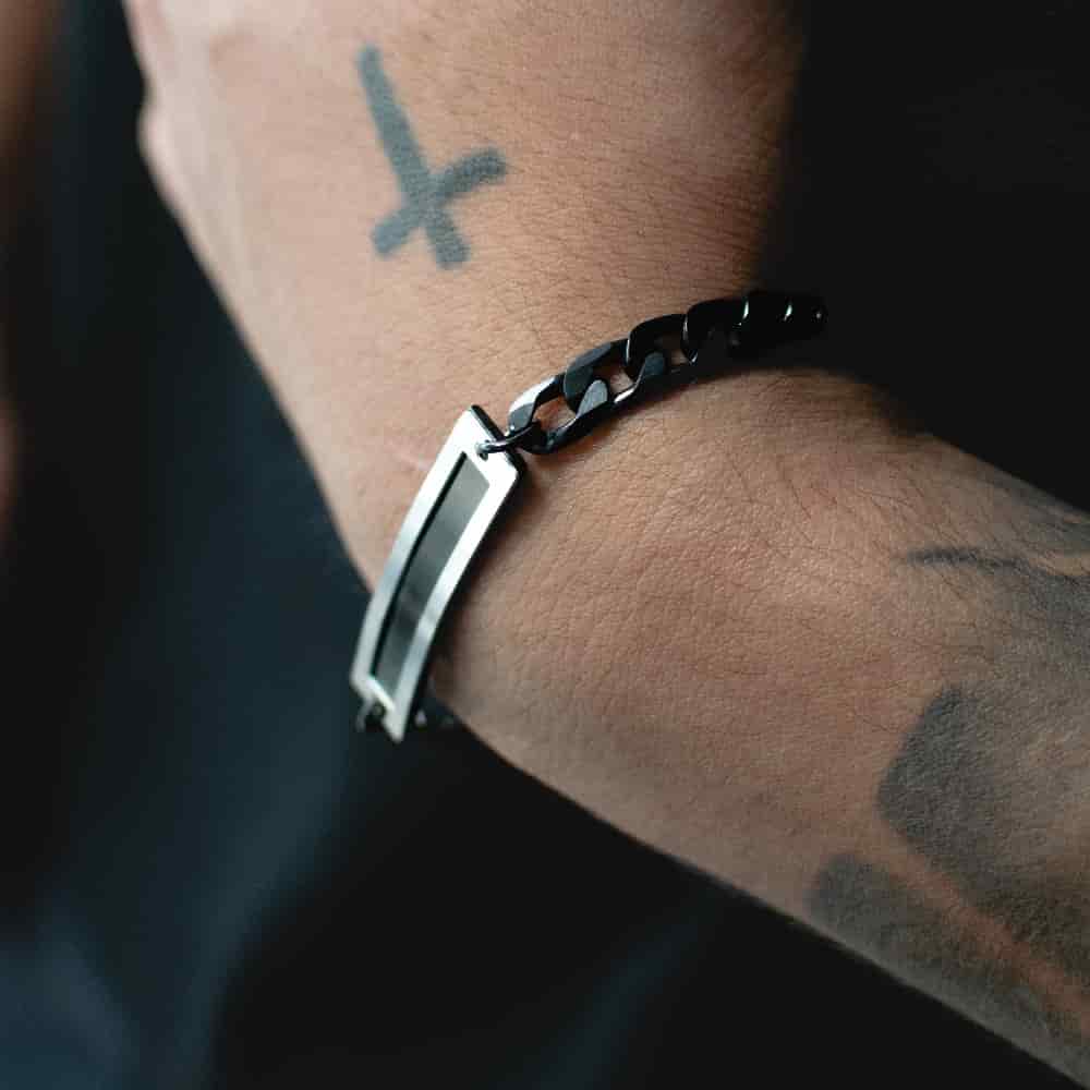 Pulsera con Placa Black - miniatura 3