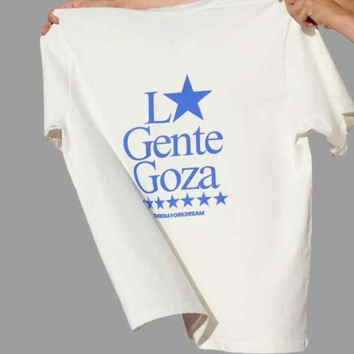 La Gente Goza Beach Club T-Shirt - miniatura 2