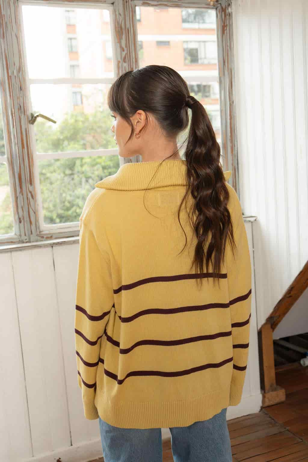 Sweater Botones Madera Amarillo - miniatura 4