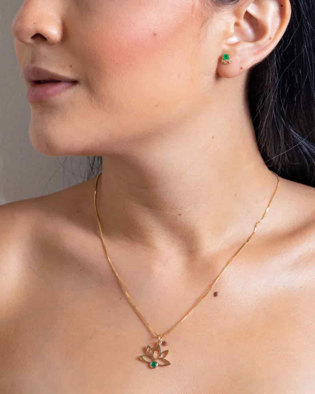 Cadena Esmeralda Flor de Loto Oro 18k - miniatura 2