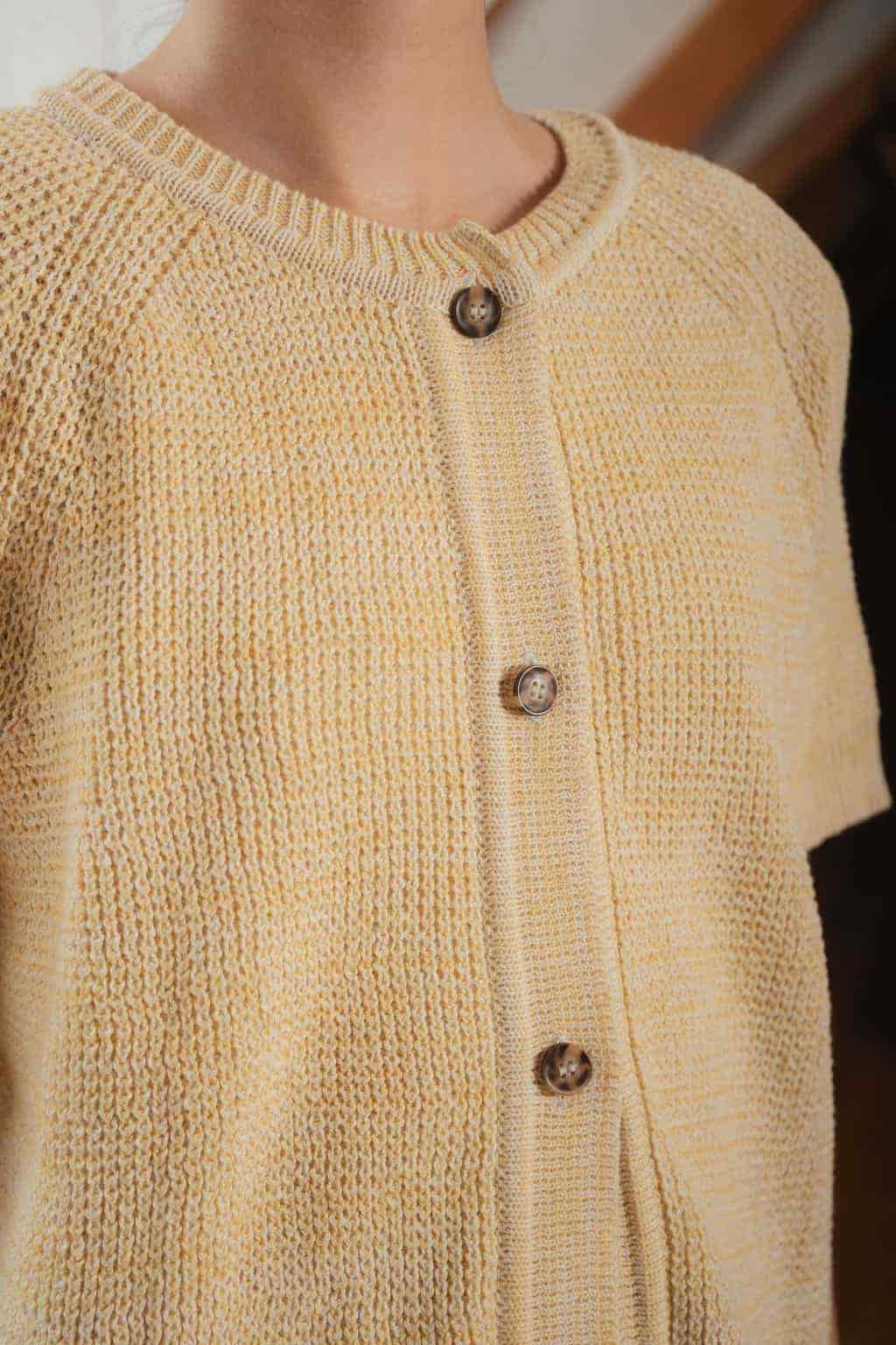 Saco manga corta cardigan perlado amarillo - miniatura 2