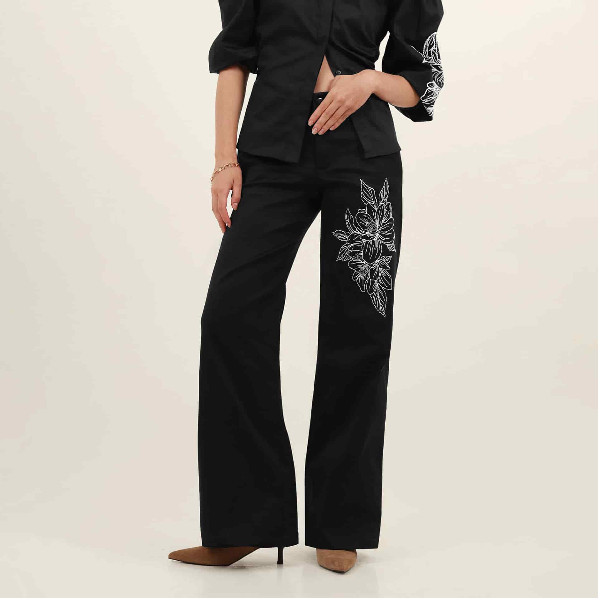 Pantalón palazzo bota flare con bordado flor - miniatura 7