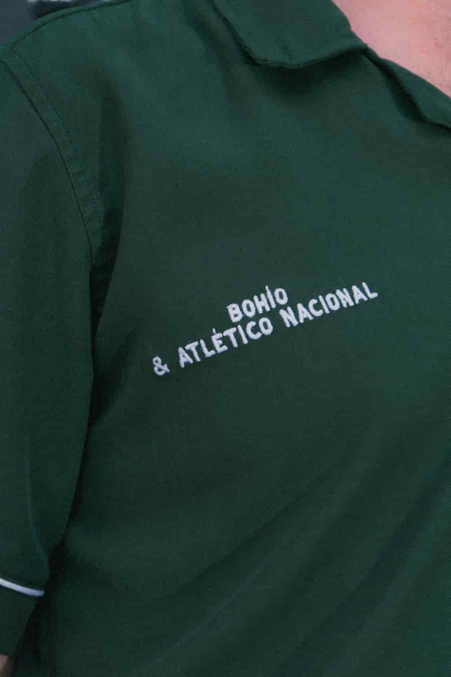 CAMISA VERDE PINO ESTO ES NACIONAL BOHIO - miniatura 6