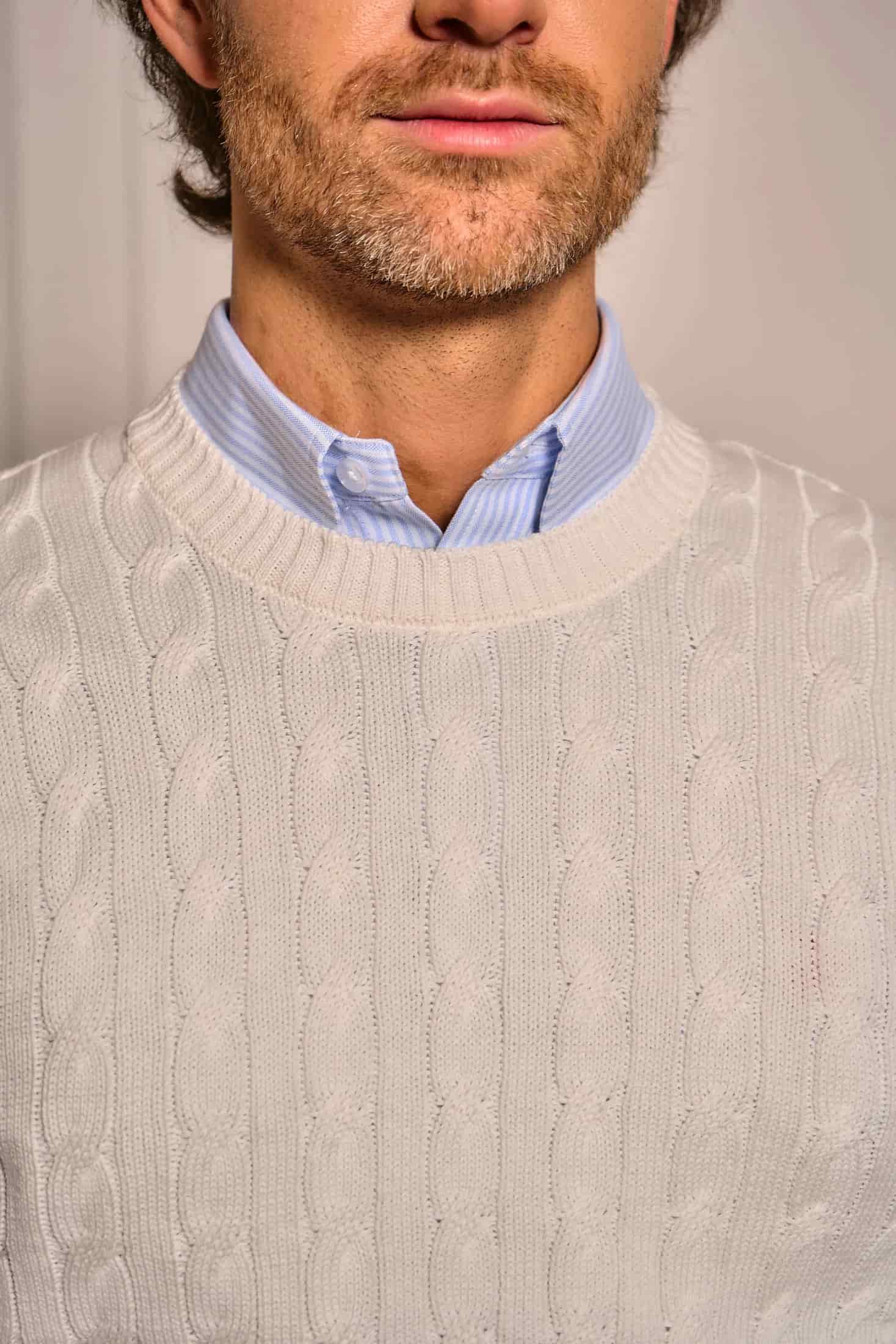 Suéter trenzado cuello redondo Hombre Hueso - miniatura 2