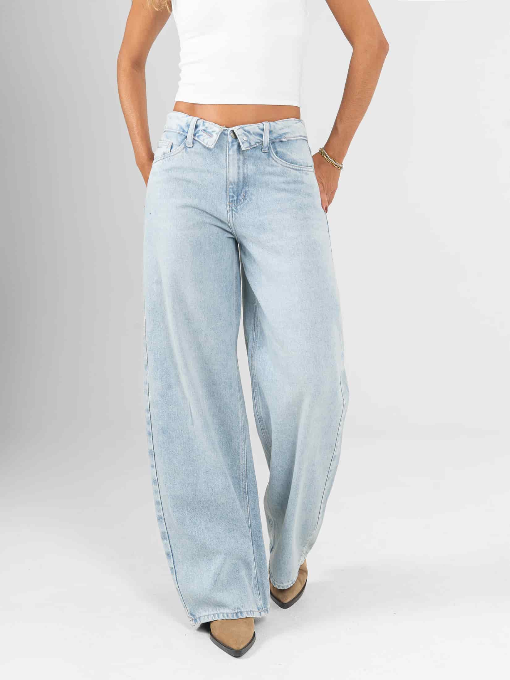 Ref: 066329 Jean wide leg, rígido, tiro medio, detalle en pretina, tono azul claro. - miniatura 1