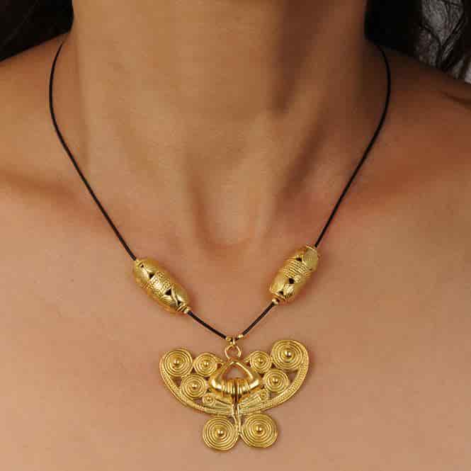 Collar Cuero Negro y Dije Grande Nariguera Mariposa Tairona - miniatura 2