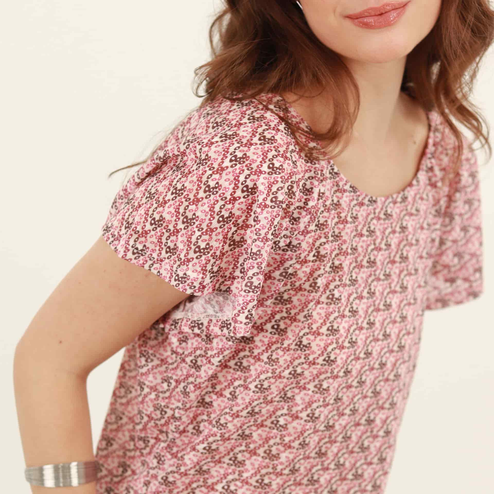 Blusa estampada cuello redondo manga corta - miniatura 2
