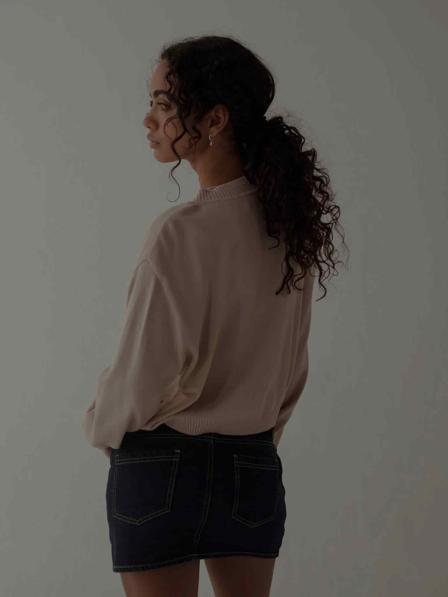 ONE HALF V-NECK KNIT SWEATER - NATURAL COTTON - miniatura 7