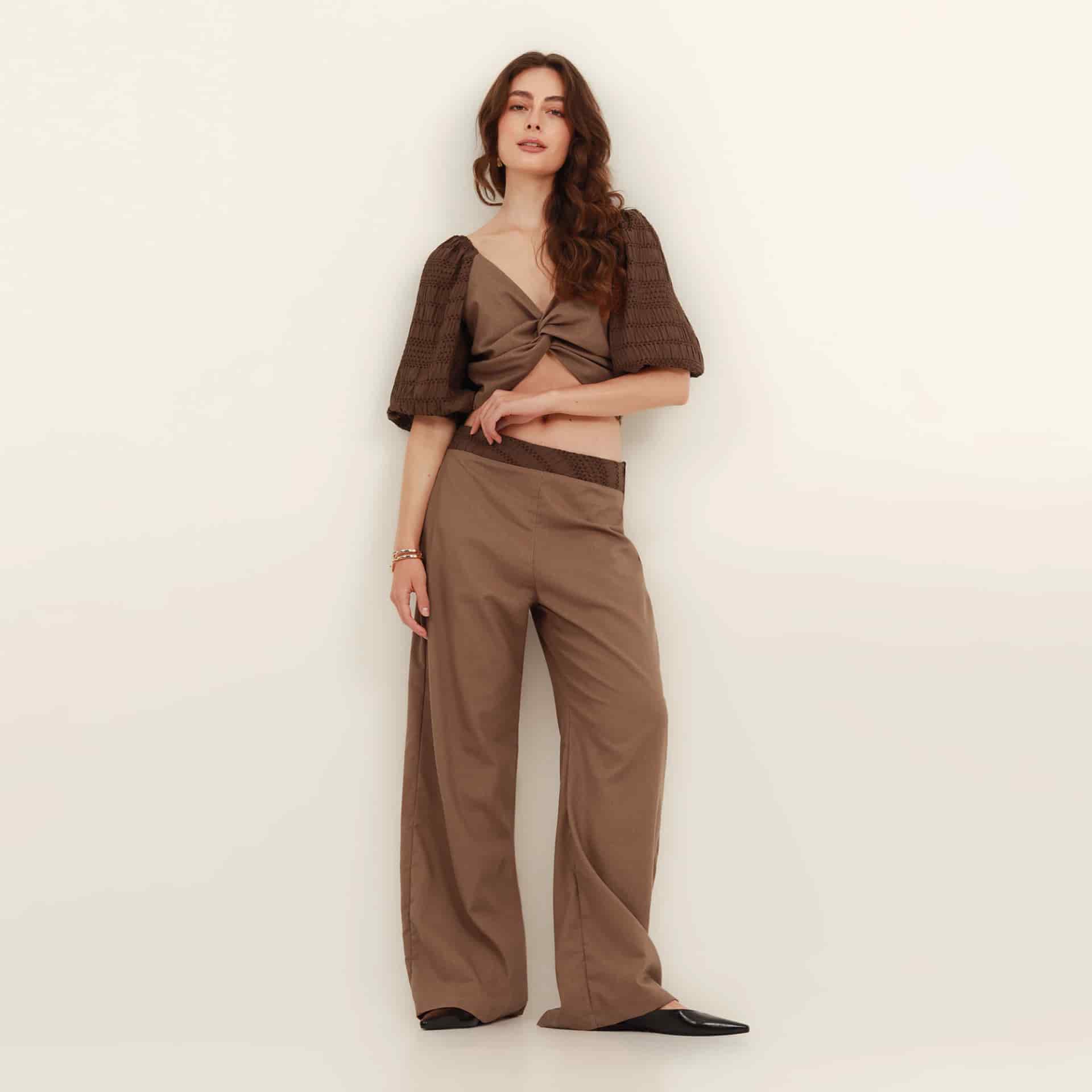 Pantalón Tiro Alto Bota Flare - miniatura 1