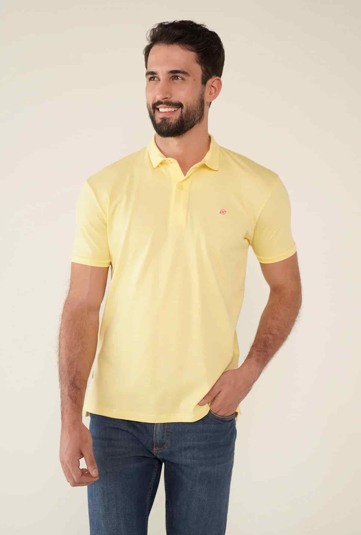 Camiseta Tipo Polo Amarilla Para Hombre - miniatura 1