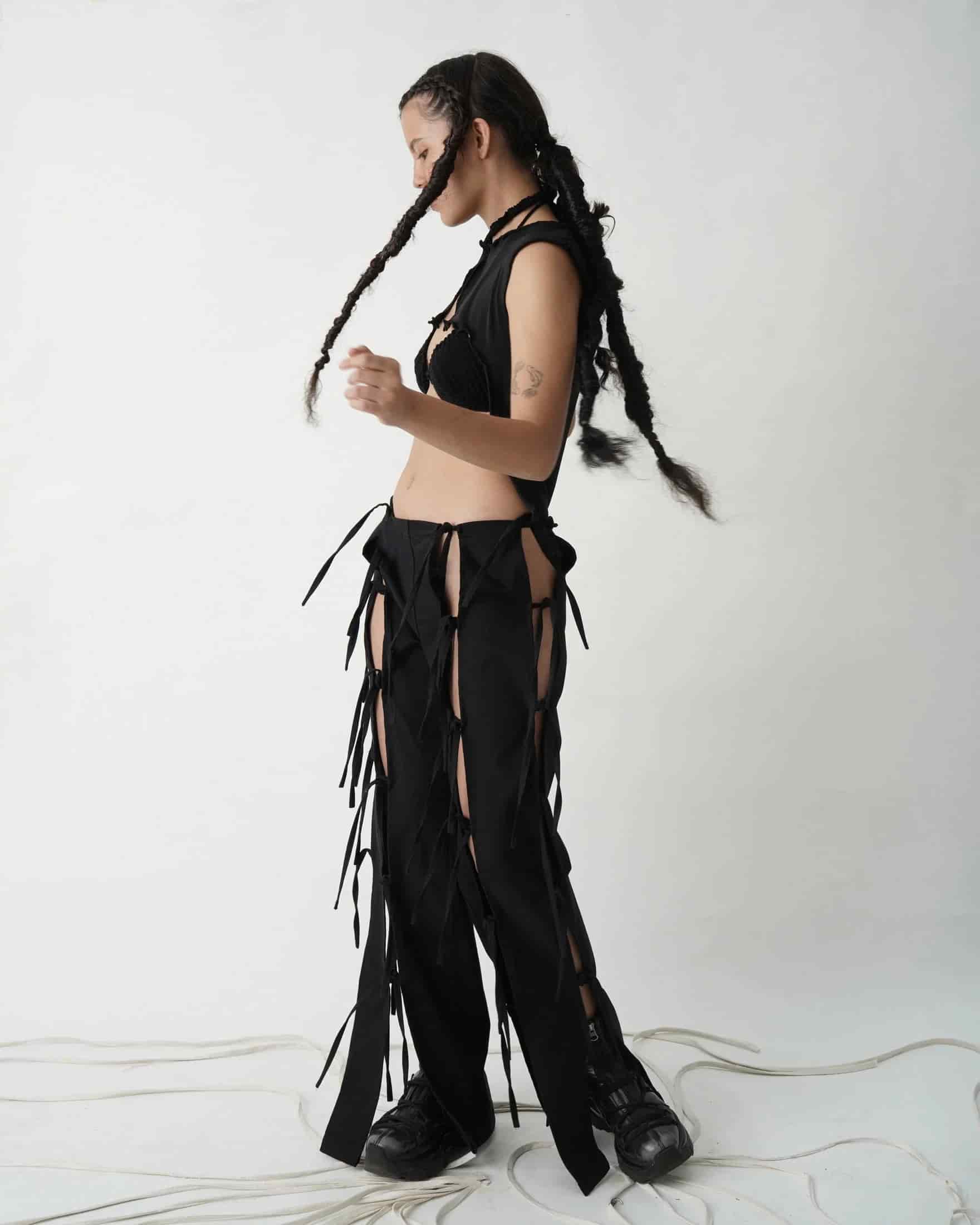 LONG STRIPED PANTS, KNOTS, AND SECRETS - miniatura 1