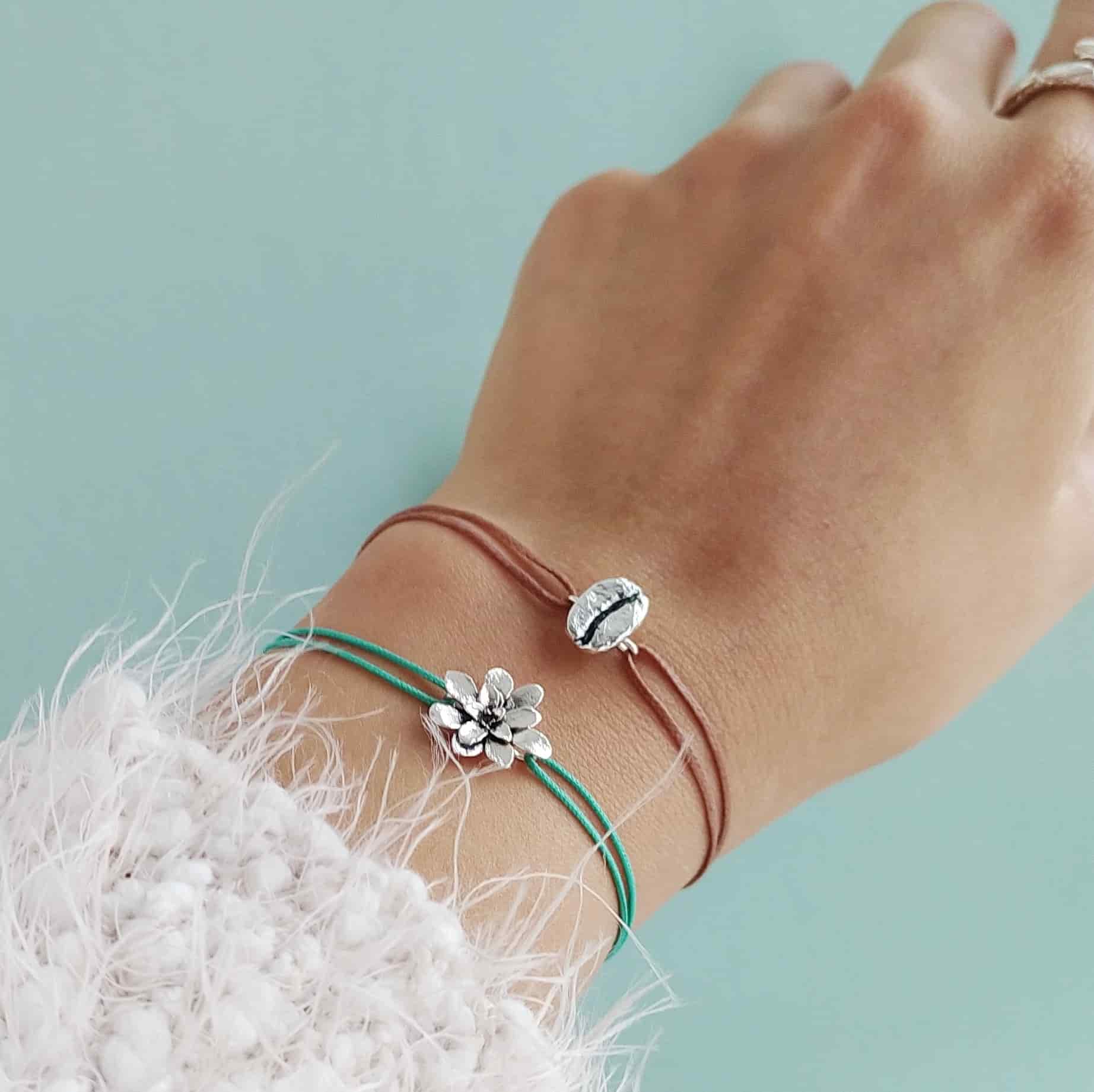 Pulsera grano de café Caturra en plata envejecida con hilo - miniatura 2