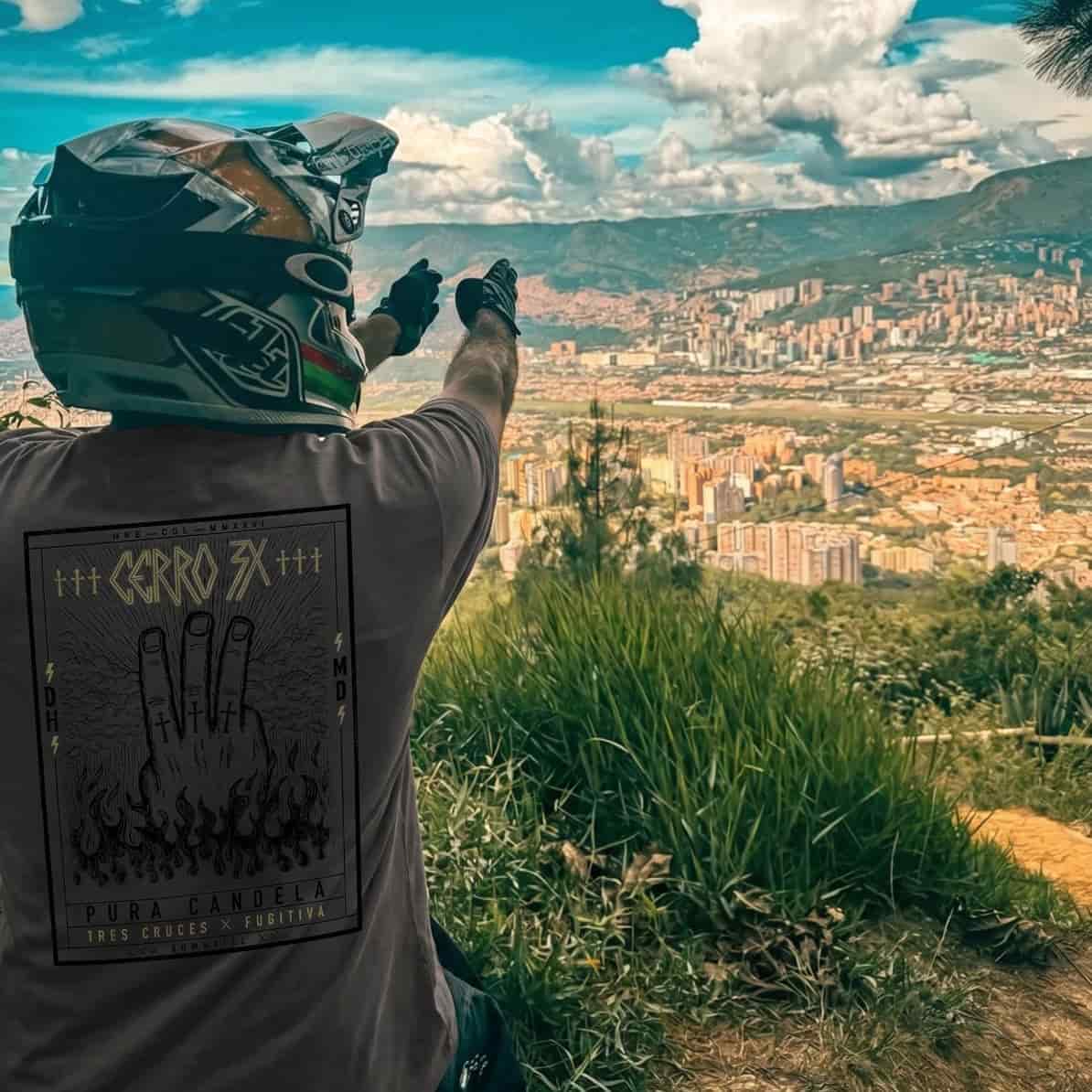 Tres Cruces Camiseta Manga Corta - miniatura 3