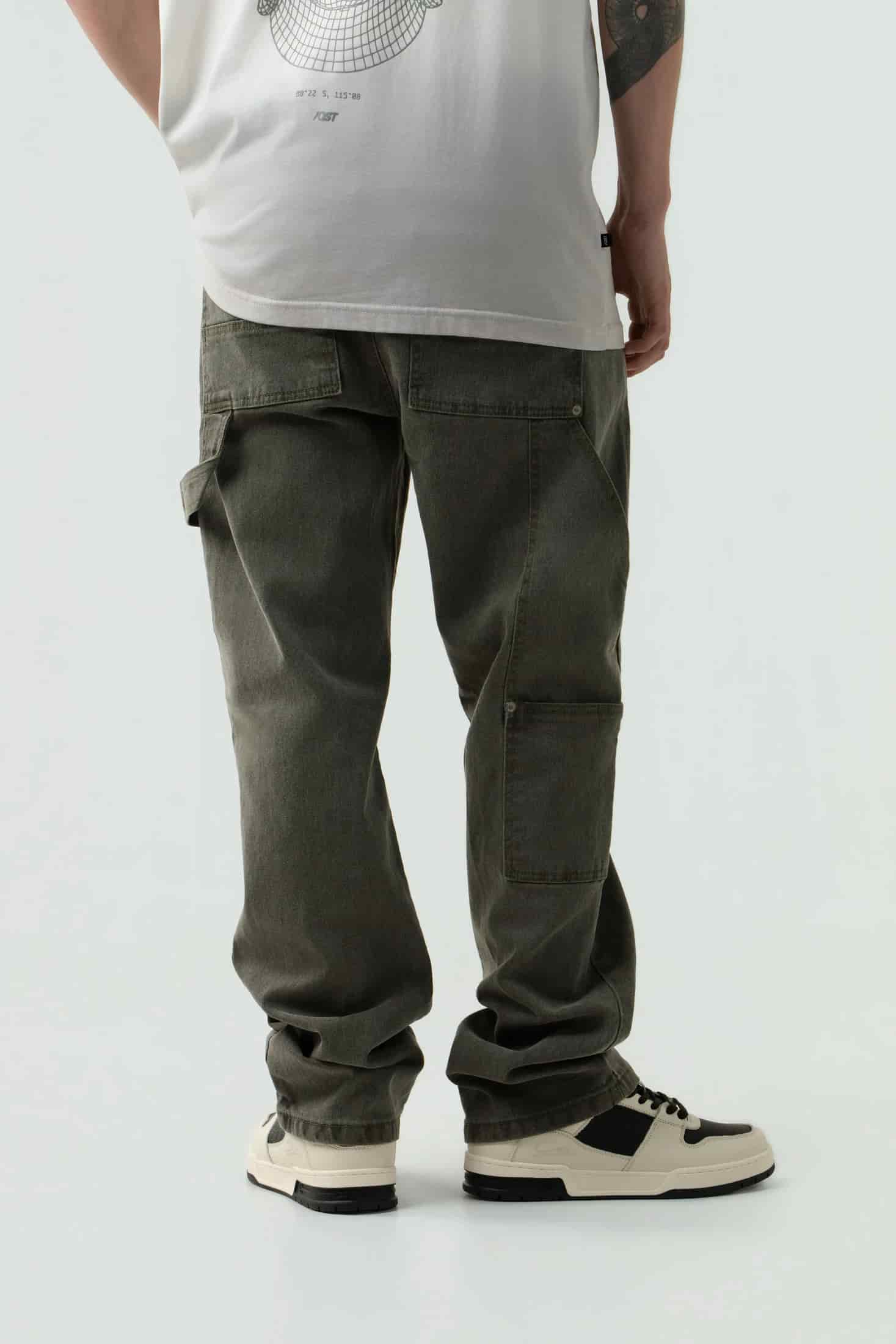 PANTALON CARGO COLOR VERDE MILITAR - miniatura 4