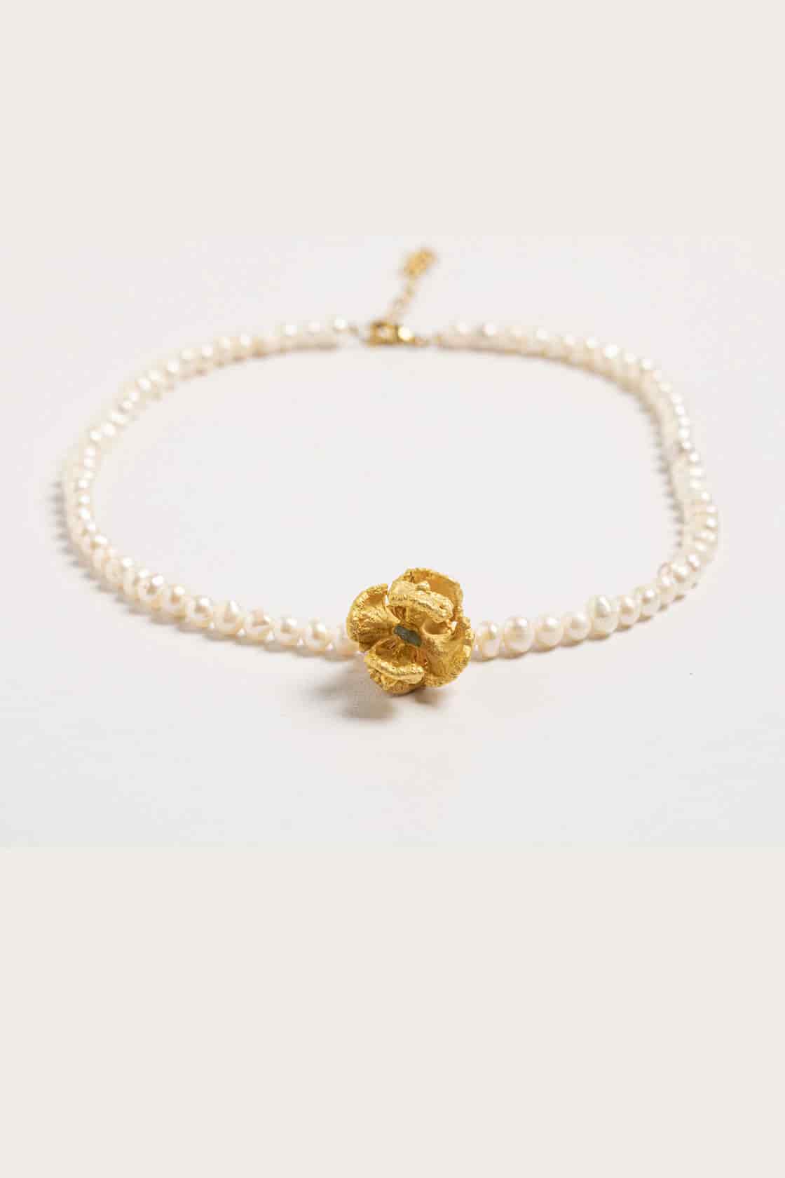 PINE SEED ROUGH EMERALD AND PEARLS NECKLACE - miniatura 2
