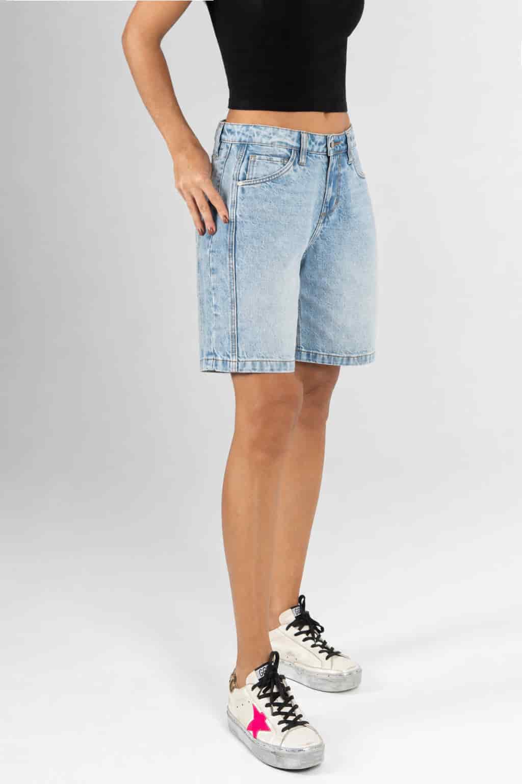 Ref: 066593  Bermuda en denim, rígido, tiro alto, tono azul medio, con corte - miniatura 3