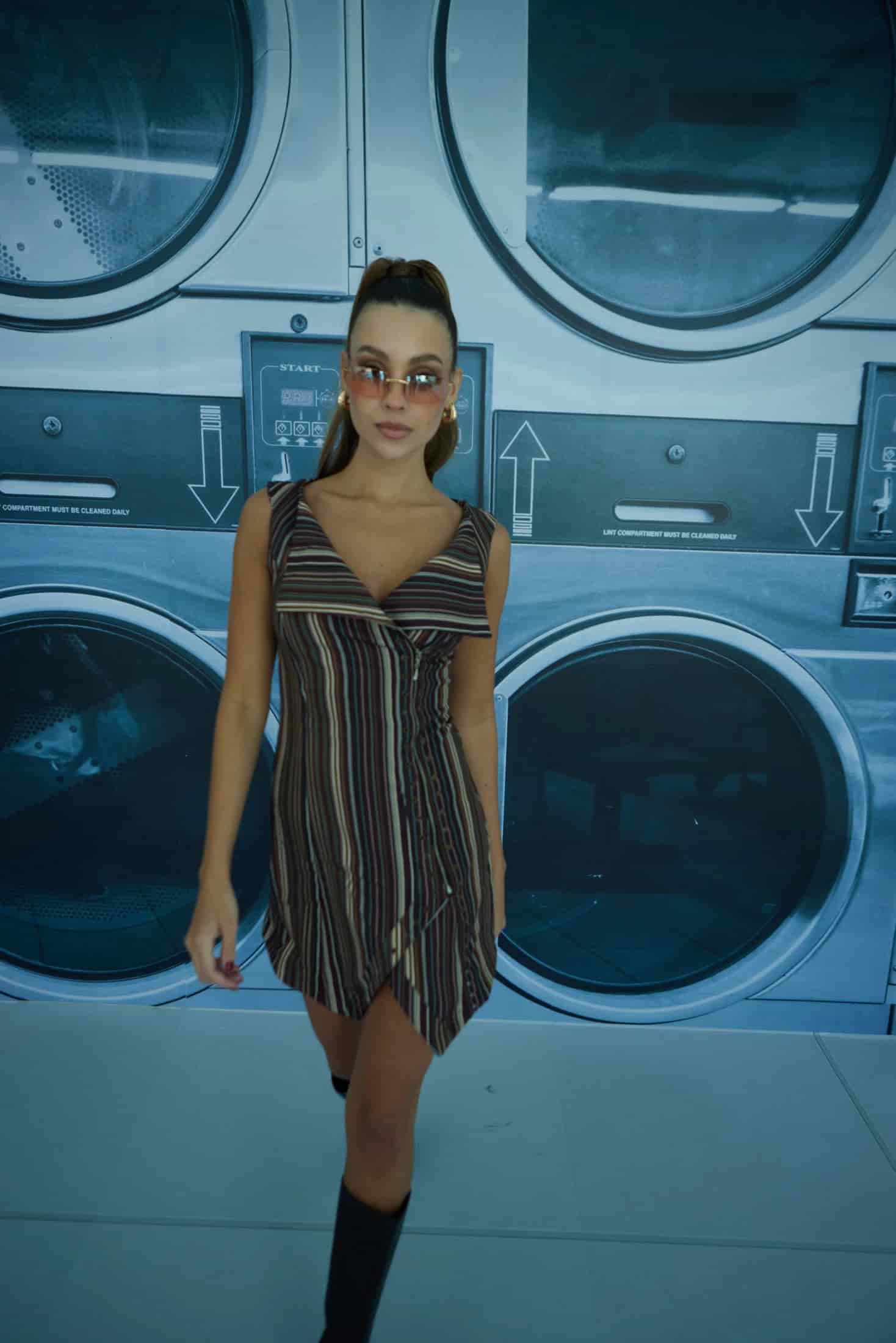 Crimson Rush Mini Dress - miniatura 2