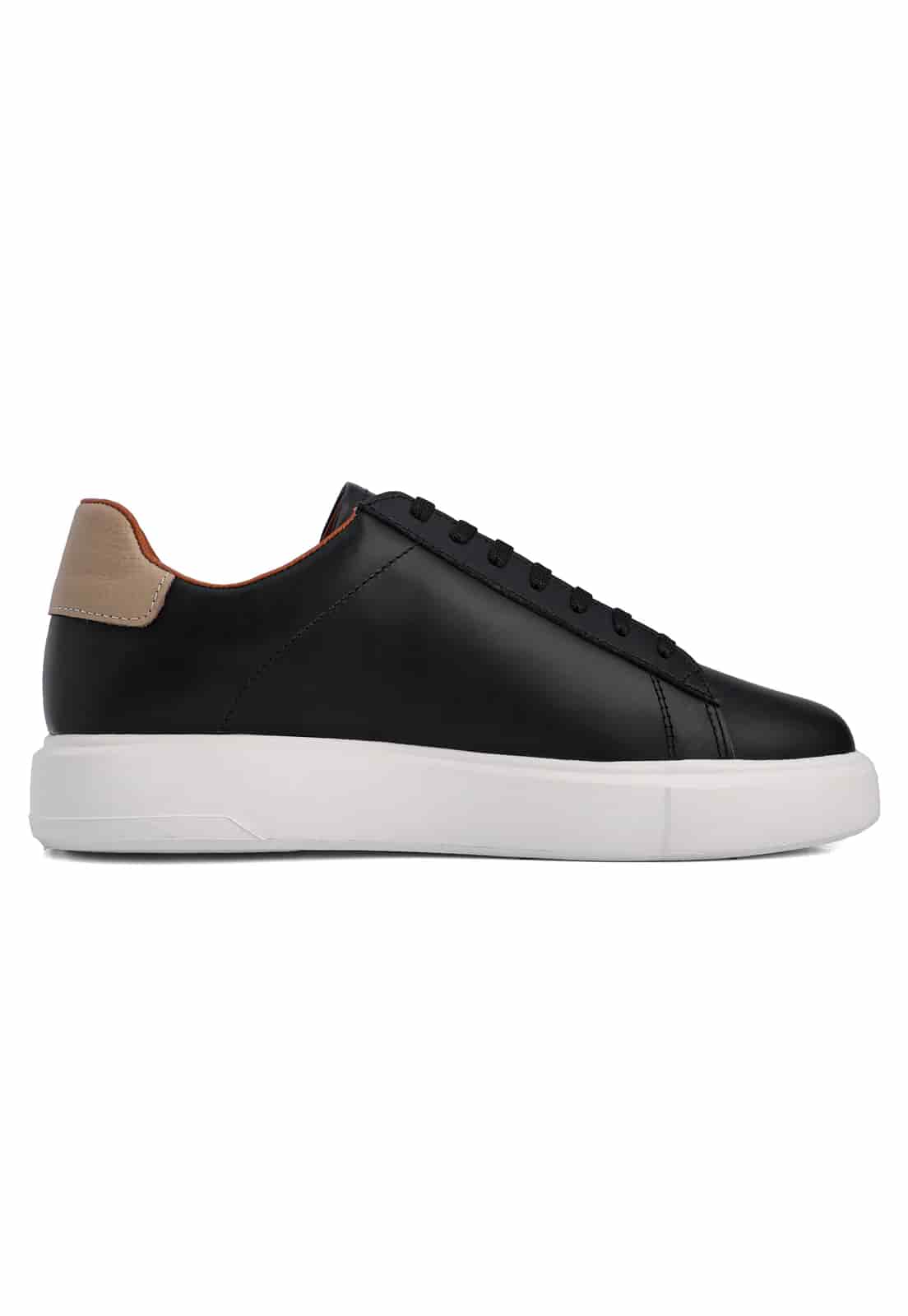 Tenis negros suela blanca talón camel - miniatura 3