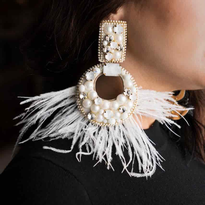White Moon Feather Earrings - miniatura 2