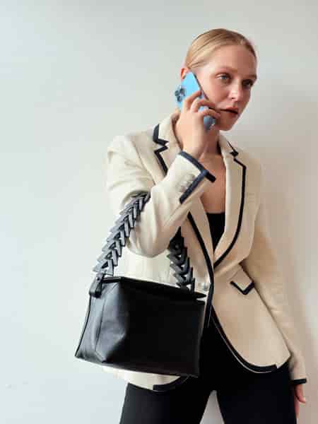 Ana Soft Hobo bag negra - miniatura 4
