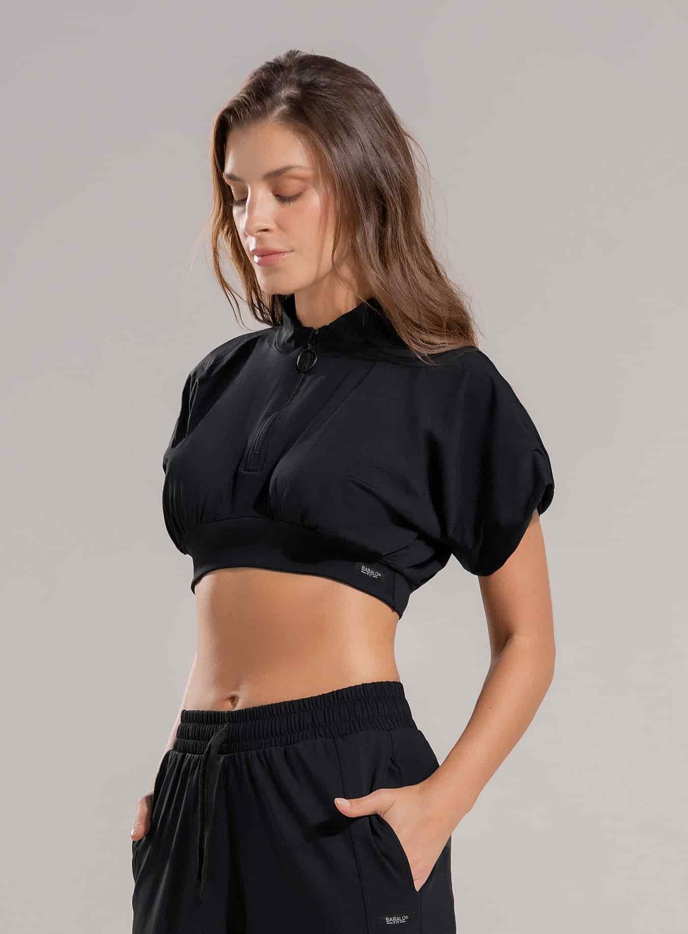 TOP DEPORTIVO TELA SHERY CUELLO ALTO CON CIERRE - PRECIO ESPECIAL - miniatura 1