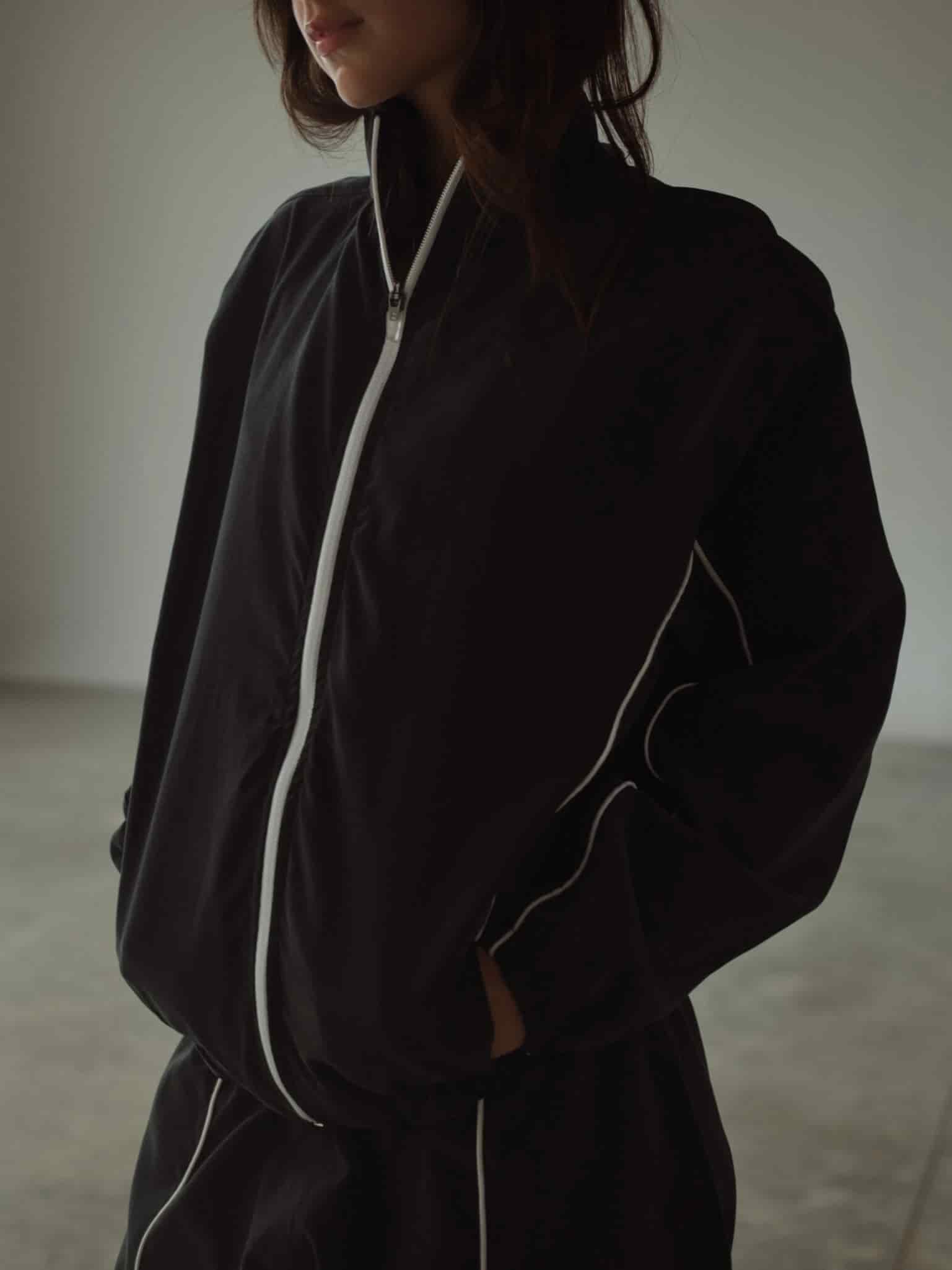 RETRO WINDBREAKER - BLACK - miniatura 1