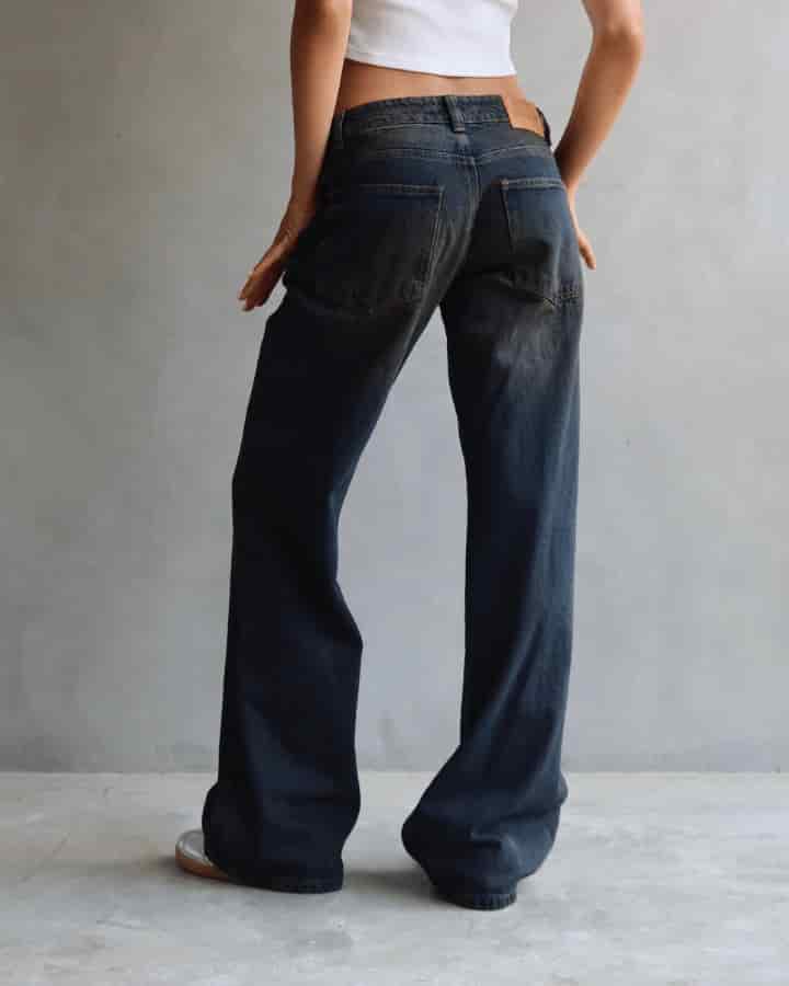 JEAN LOW WIDE FIT TIRO BAJO ANCHO AZUL DIRTY WASHED - miniatura 4