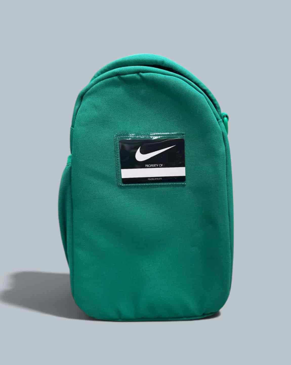 BOLSO VERDE MANOS LIBRE APLIQUES NIKE - miniatura 3