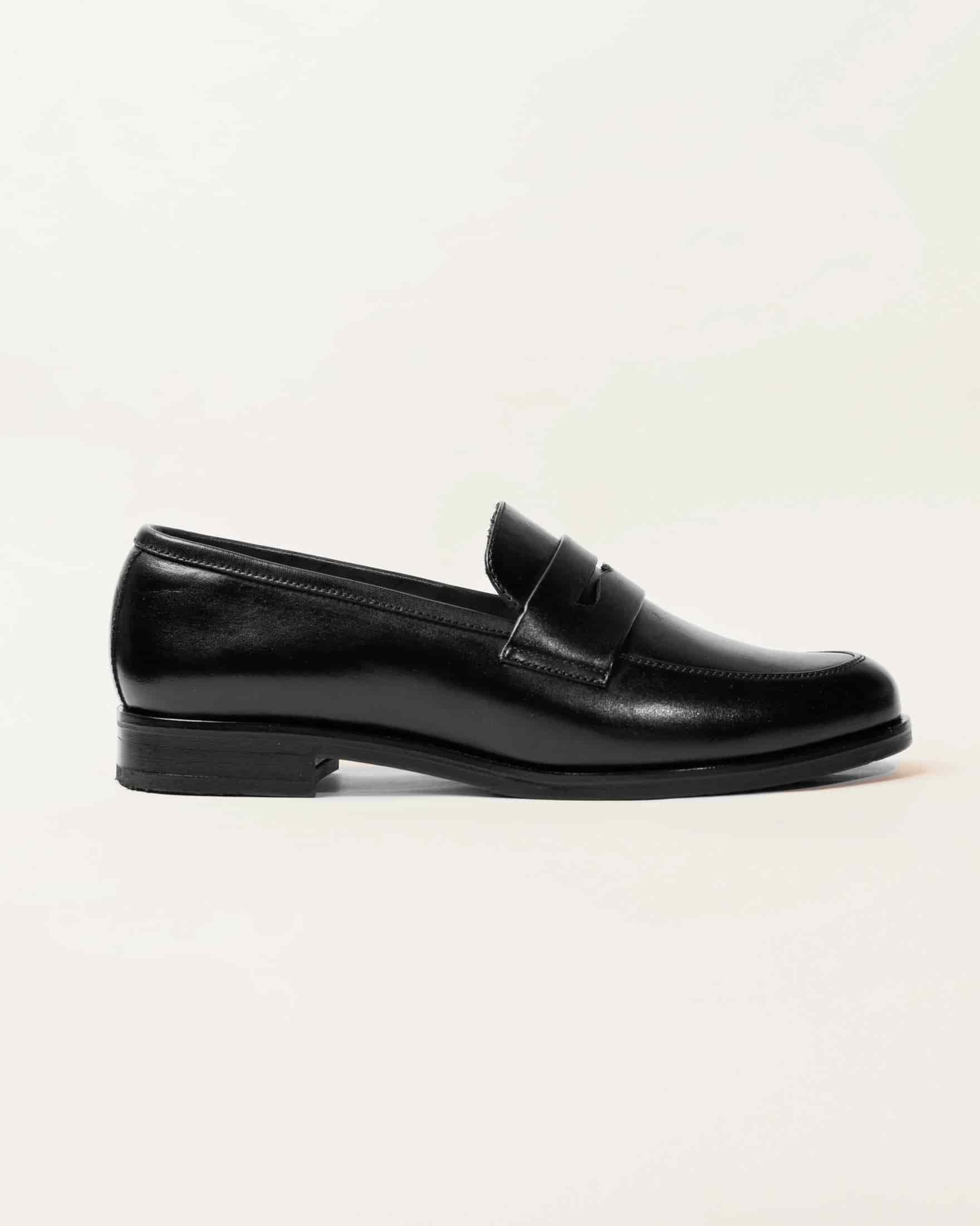 Mocasín Alessa Negro Suela Clásica - miniatura 2