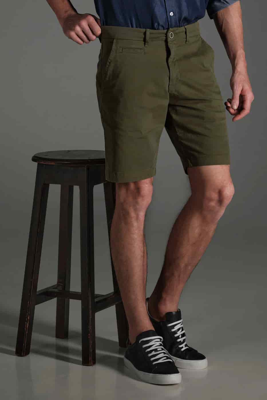 Bermuda Chino Slim Dril Verde Militar - miniatura 3