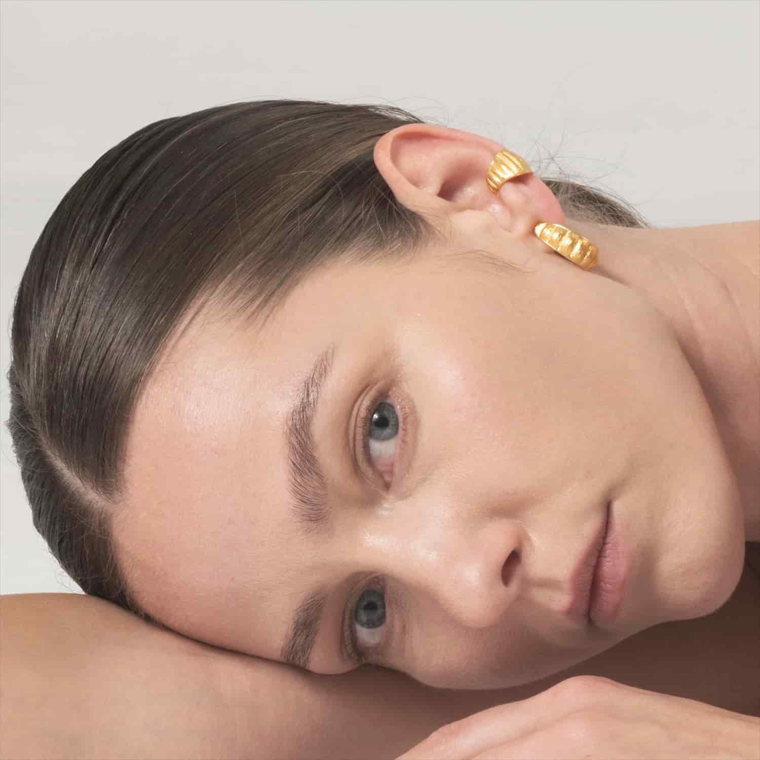 Ear cuff Refugio dorado - miniatura 2