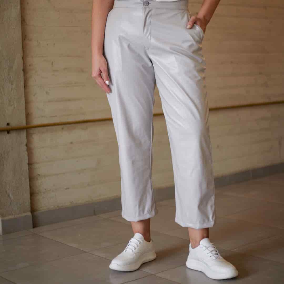 Pantalón Cuerina Gris - miniatura 3