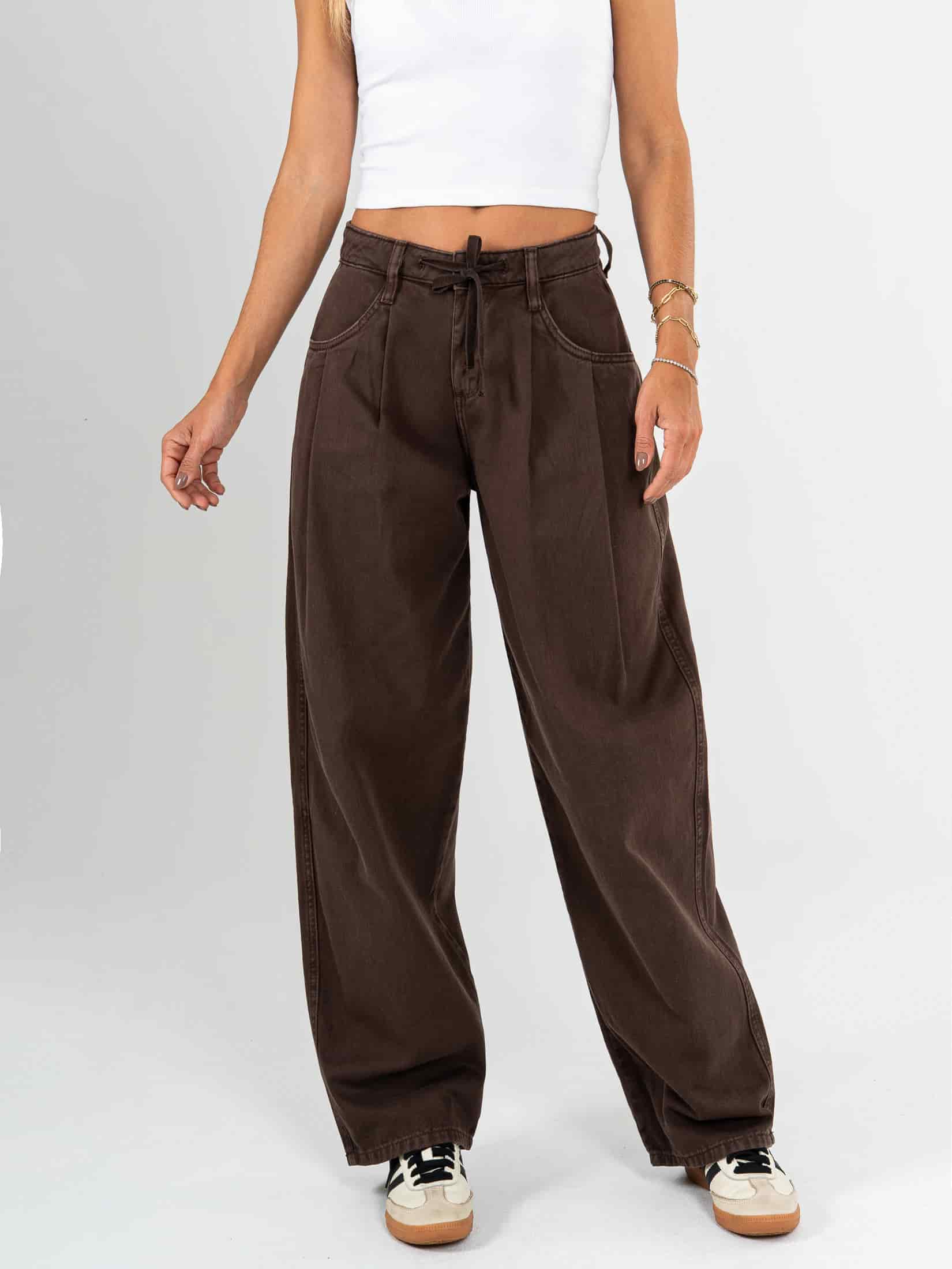 Ref: 069653 Pantalón wide leg, rígido, tiro medio, diseño cinco bolsillos, tono cafe. - miniatura 1