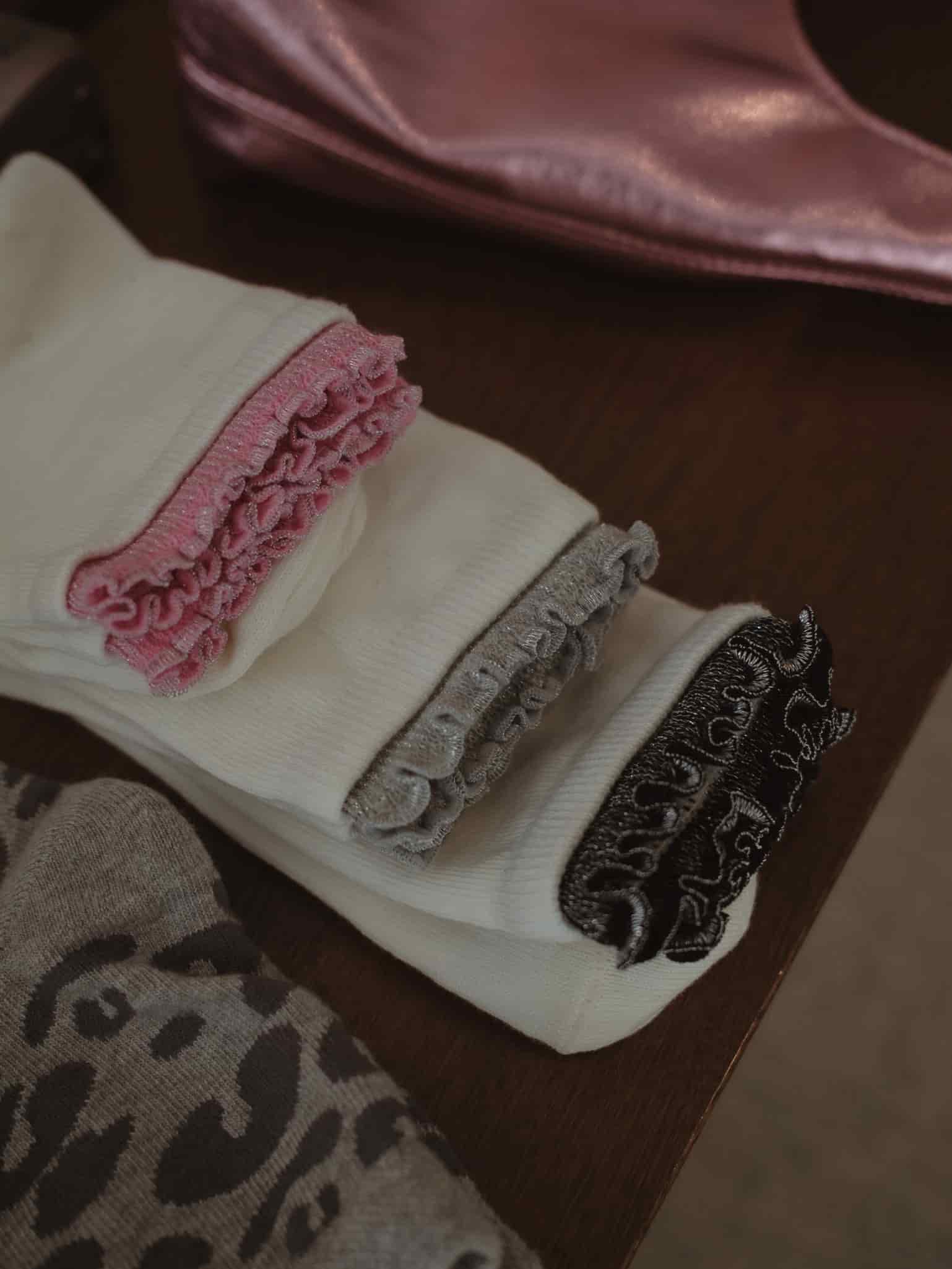 GIRLY LAYERING SOCKS - GRAY ON WHITE - miniatura 3